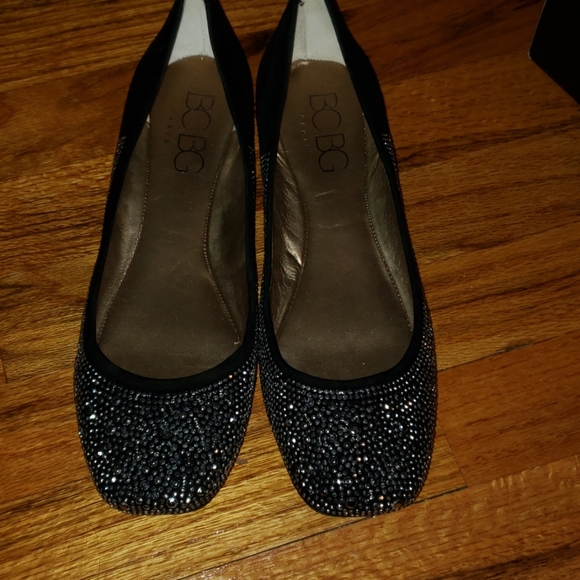 Flats - Picture 1 of 3